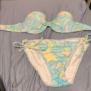 Victoria’s Secret strapless bikini